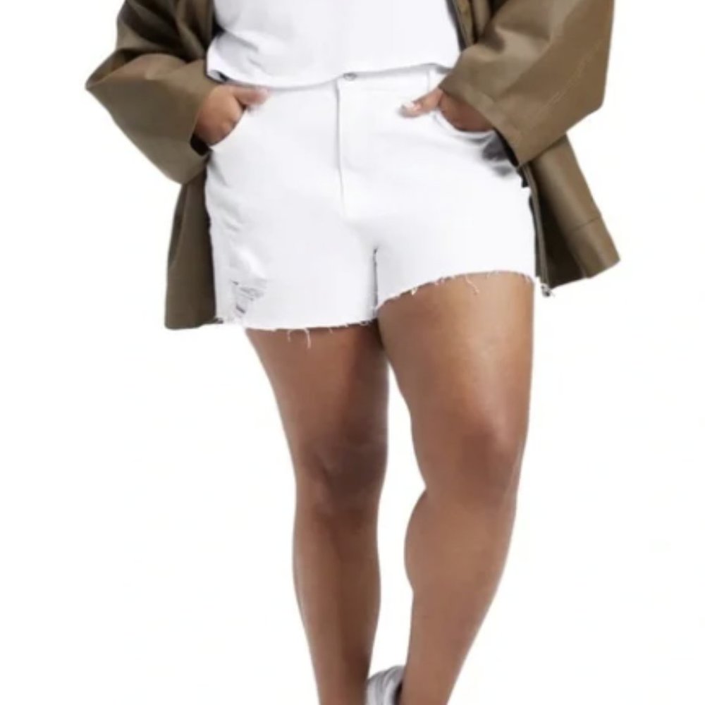 Good American Good 90’s Shorts Size 15 Plus White Denim Distressed High Waist